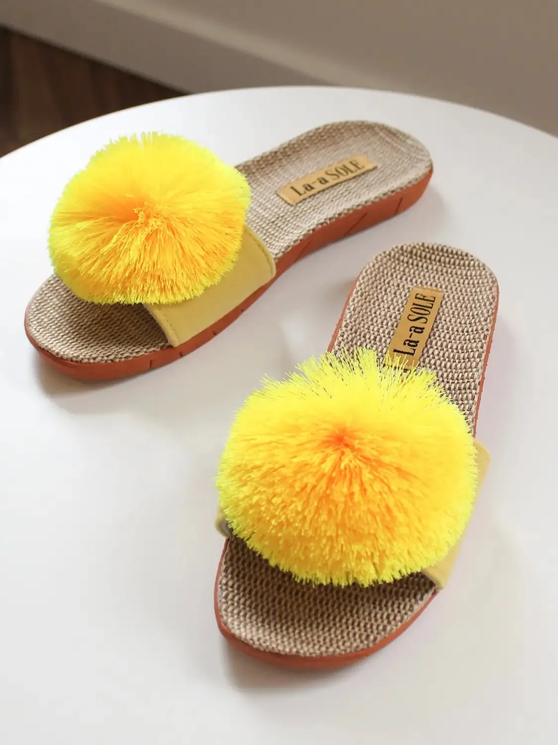 Pom Pom Slides